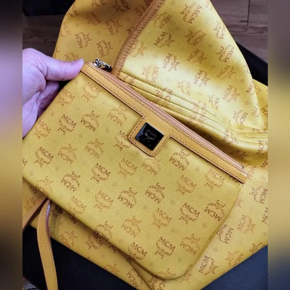 MCM Yellow Tote Bag with Iconic Monogram Pattern - Picture 6 of 13